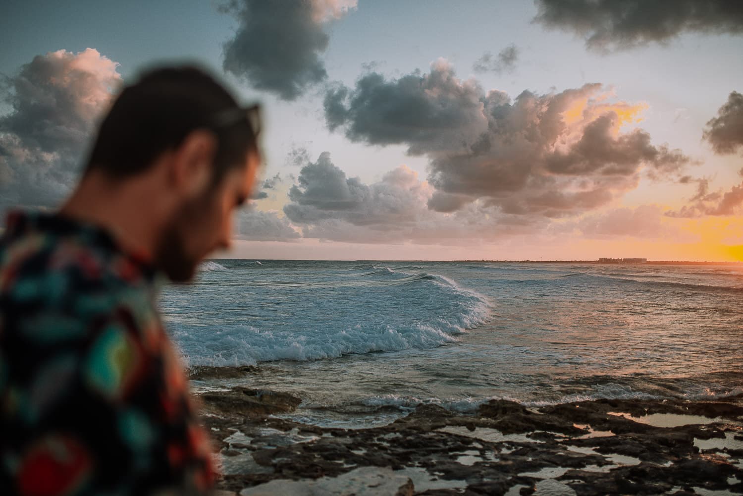 Fotografía de save the date en Cancun por Jesús Amaya fotógrafo de bodas destino en México
